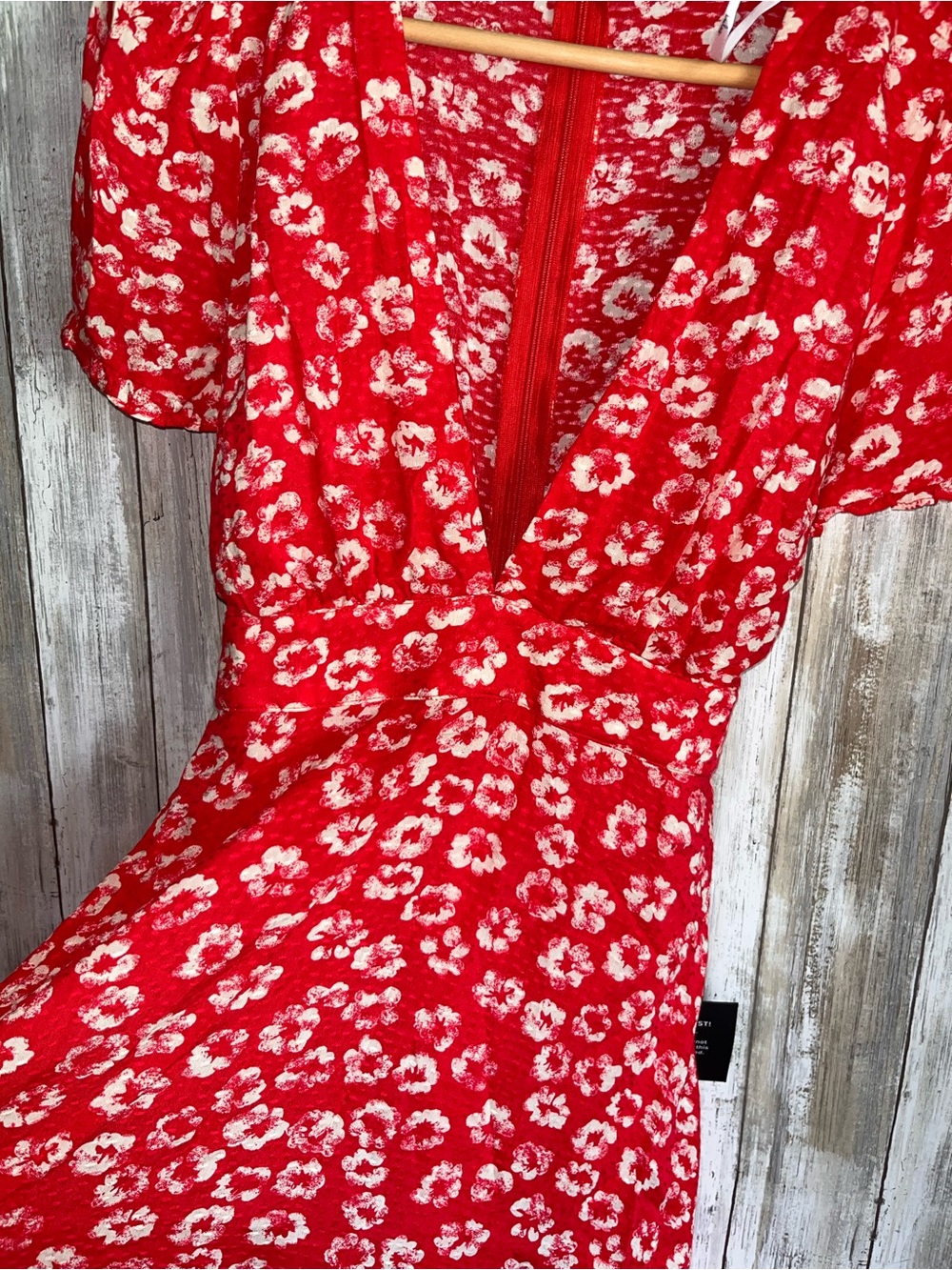 Lulus Red Floral Textured Deep V Mini Dress XS NWT Short Sleeve Rayon - Picture 3 of 7